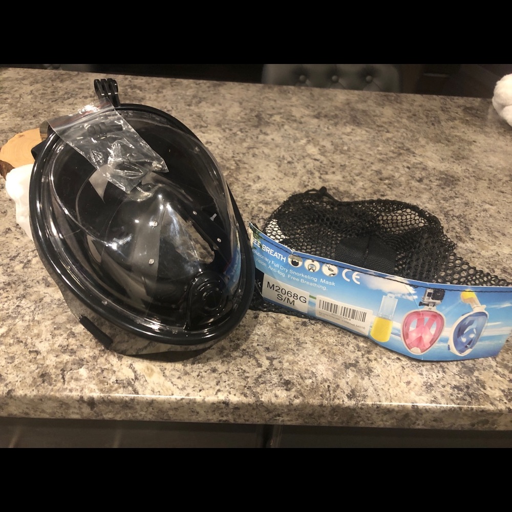 Full face snorkeling mask